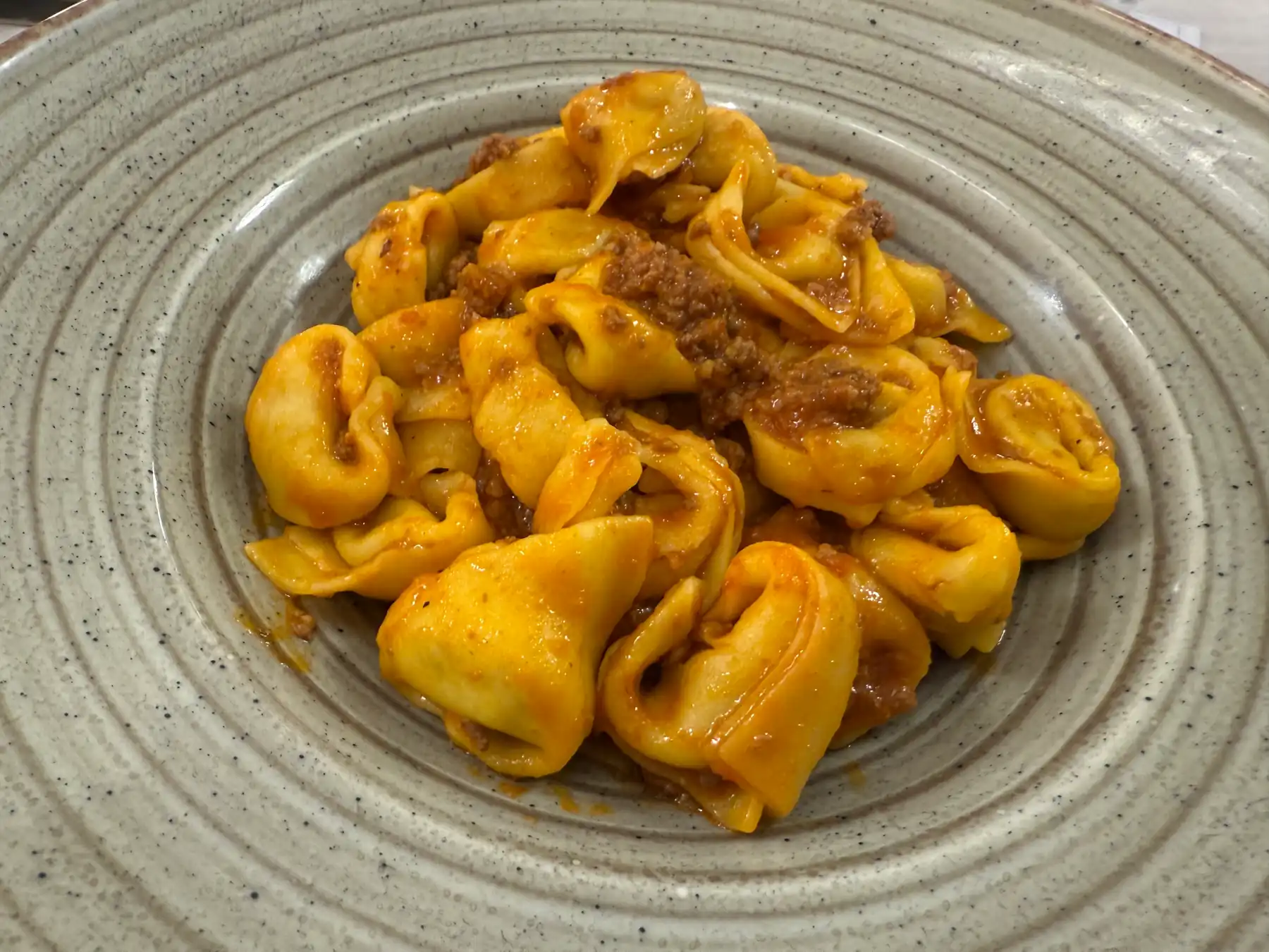 Piatto di tortellini al ragu del ristorante beccafino senza glutine a San Marino